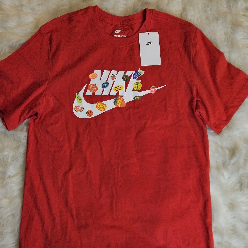 NIKE LOGO GRAPHIC TEE